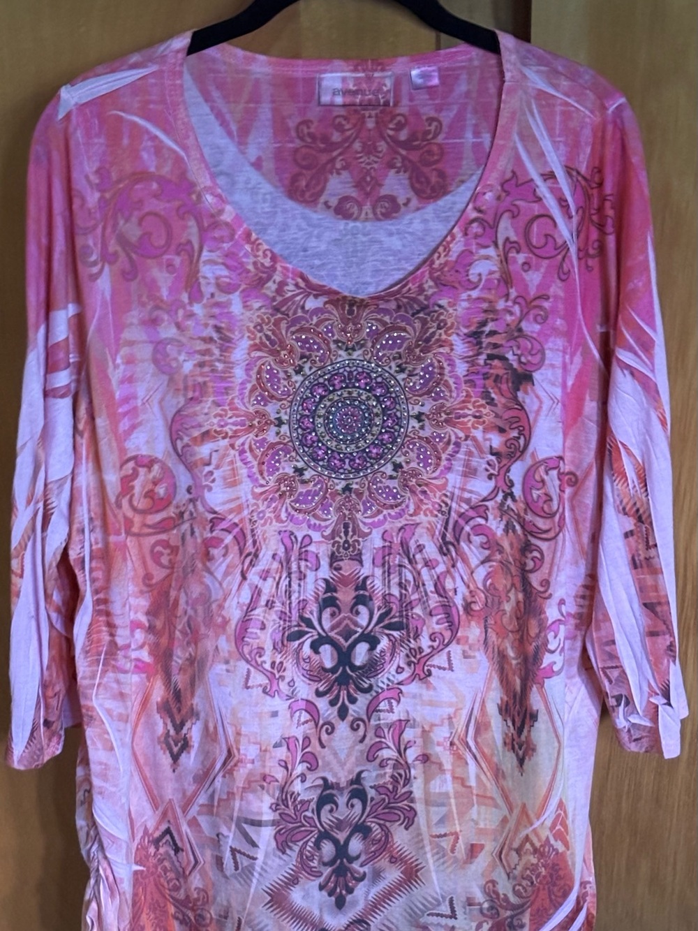 Avenue Women's Pink Graphic V-Neck Long Sleeve Top with bling!